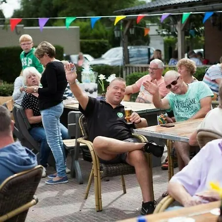 Apartmán 66 Persoons Veluwe Met Grillhuis